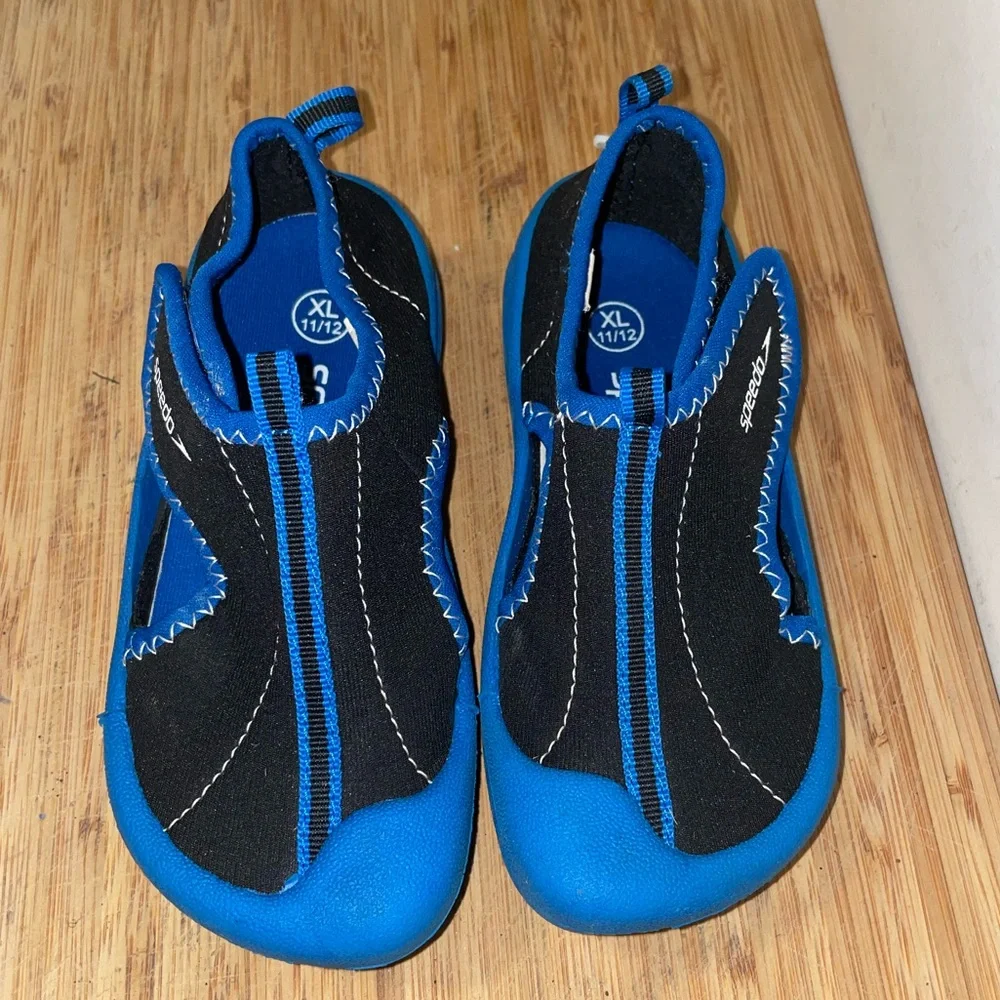 Set of 3 kids water shoes
